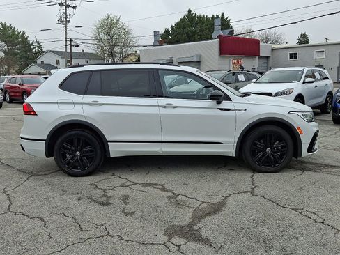 Used 2022 Volkswagen Tiguan SE R-Line AWD/4WD image 8