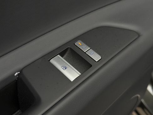 Used 2025 Genesis GV80 2.5T Standard image 31