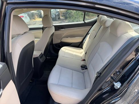Used 2017 Hyundai Elantra Value Edition FWD image 27
