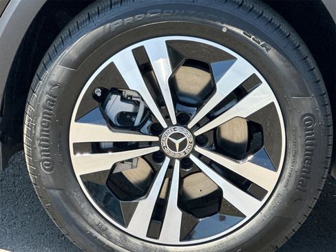 New 2025 Mercedes-Benz GLB 250 4MATIC image 30