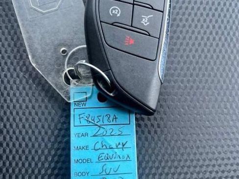 Used 2025 Chevrolet Equinox RS w/ Safety and Technology Package FWD image 30