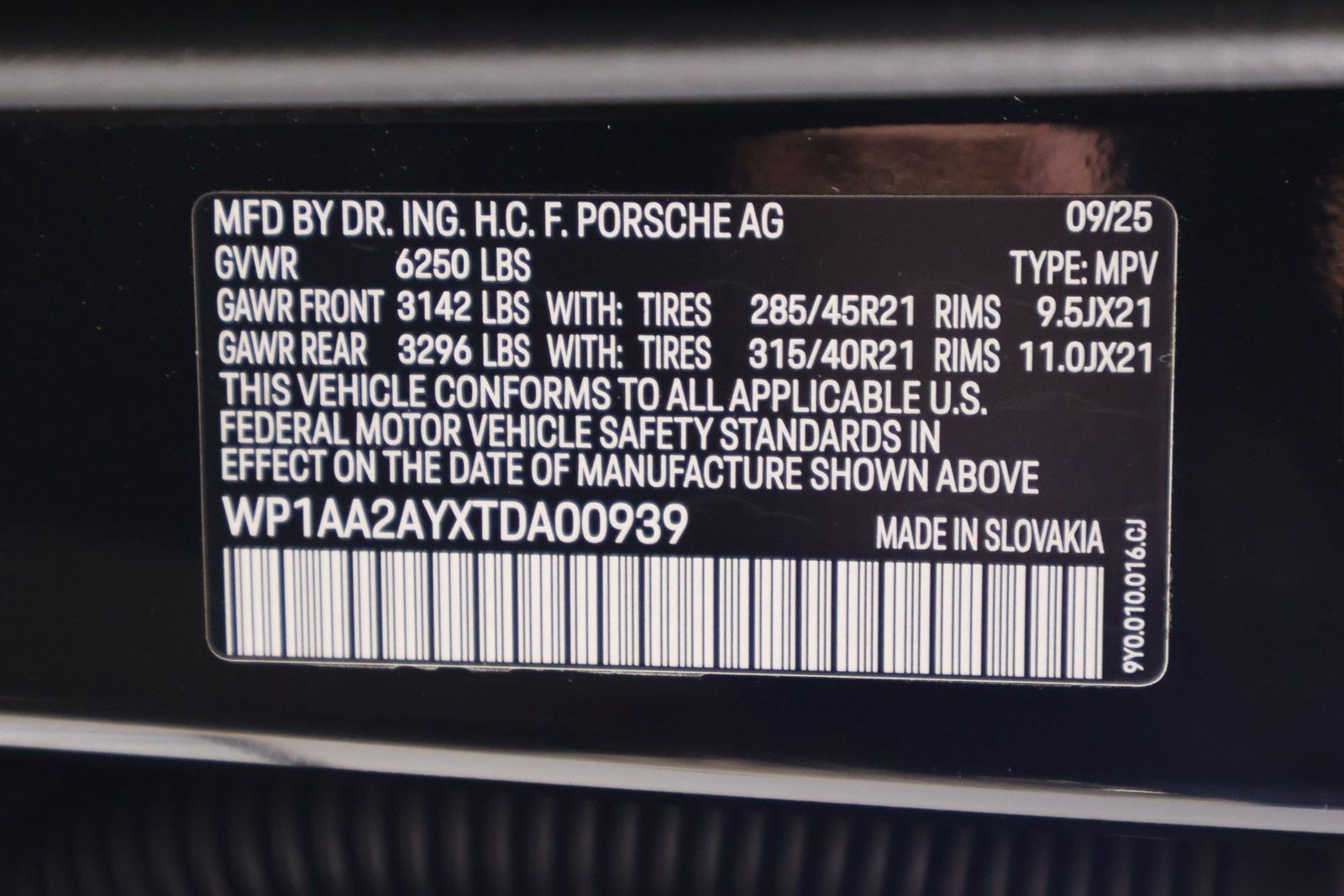 Certified 2026 Porsche Cayenne AWD/4WD image 19
