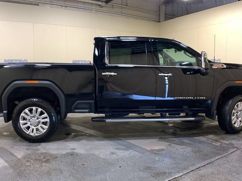 Used 2023 GMC Sierra 2500 Denali AWD/4WD image 2