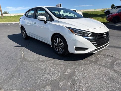 Used 2025 Nissan Versa SV w/ Trunk Package FWD image 1