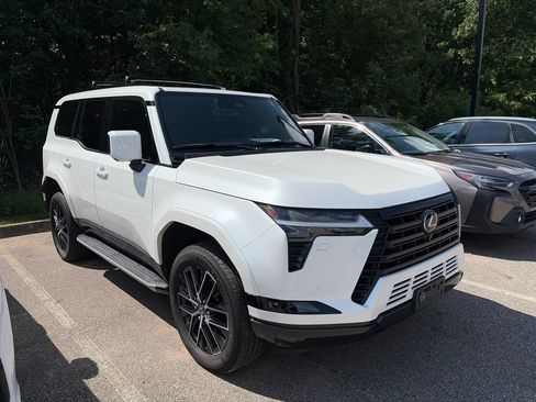 Used 2025 Lexus GX 550 w/ Cold Area Package AWD/4WD image 3