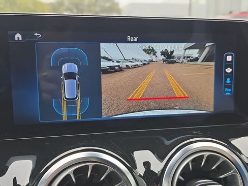 Used 2025 Mercedes-Benz GLA 250 image 23