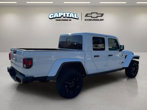 Used 2025 Jeep Gladiator Nighthawk image 5