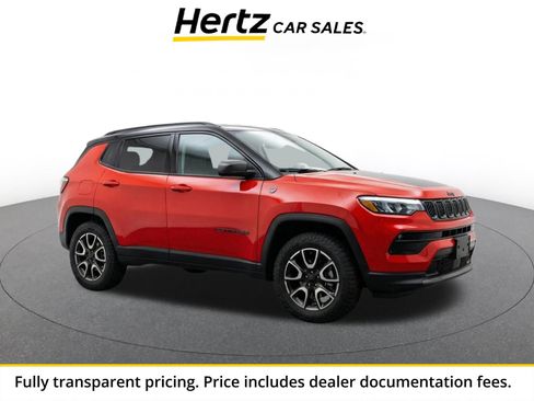 Used 2025 Jeep Compass Trailhawk AWD/4WD image 1
