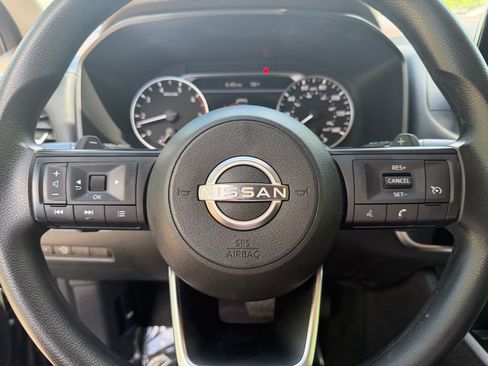 Used 2023 Nissan Rogue S image 22