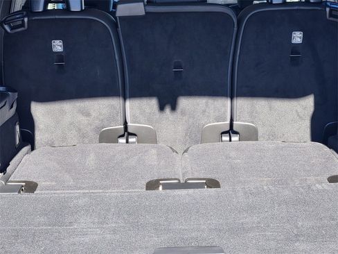 Used 2025 Volvo XC90 B5 Plus w/ Protection Package Premier image 23