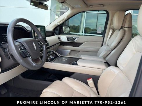 Used 2020 Lincoln Navigator L Reserve w/ Luxury Package AWD/4WD image 3