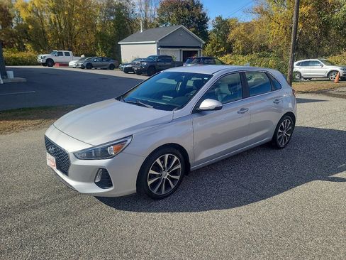 Used 2018 Hyundai Elantra GT w/ Style Package 02 FWD image 4