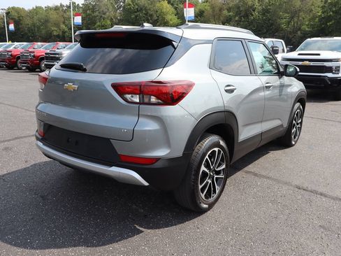Used 2025 Chevrolet TrailBlazer LT w/ LT Cold Weather Package FWD image 28
