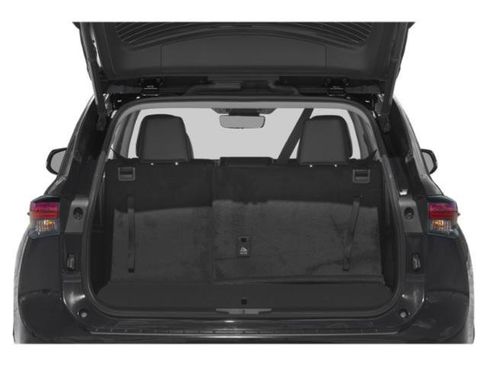 Used 2024 Toyota Highlander XLE AWD/4WD image 11