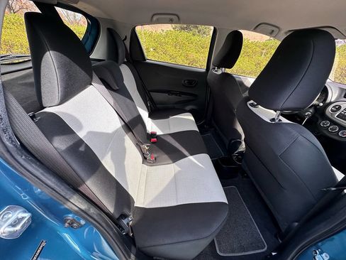 Used 2014 Toyota Yaris L image 13