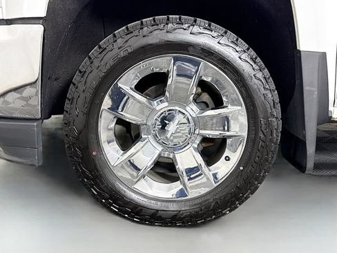 Used 2018 Chevrolet Silverado 1500 LT w/ LT Eassist Package AWD/4WD image 28