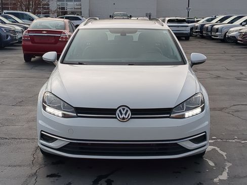 Used 2018 Volkswagen Golf S image 11