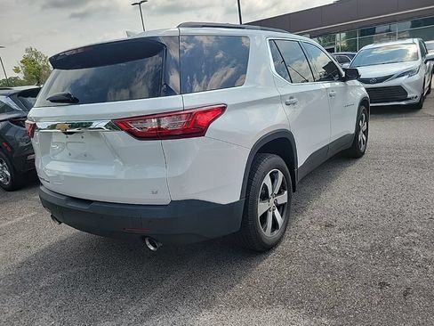 Used 2020 Chevrolet Traverse LT w/ LT Premium Package AWD/4WD image 3