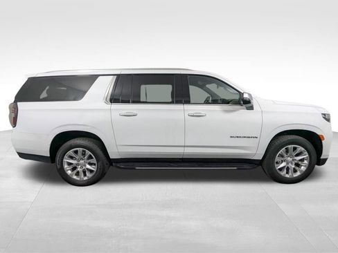 Used 2023 Chevrolet Suburban Premier image 41