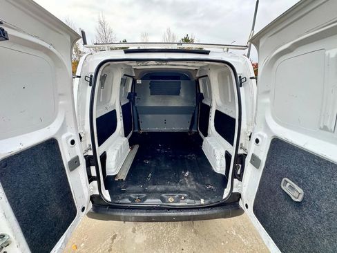 Used 2019 Nissan NV200 S image 6