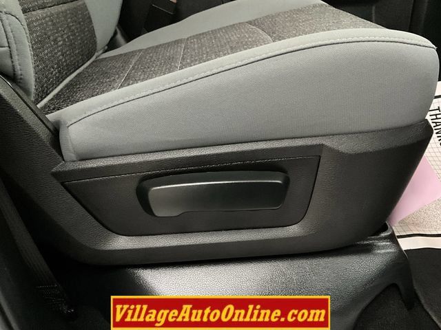 Used 2019 RAM 1500 Classic SLT w/ Luxury Group AWD/4WD image 38