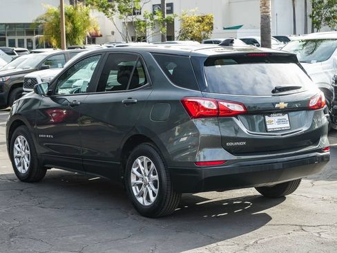 Used 2020 Chevrolet Equinox LS w/ LS Convenience Package FWD image 4