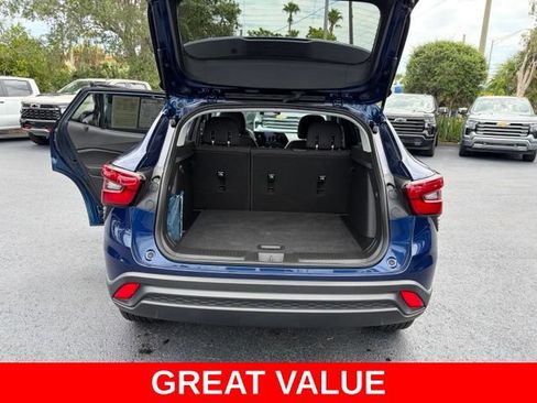 Used 2024 Chevrolet Trax LS w/ LS Convenience Package FWD image 16