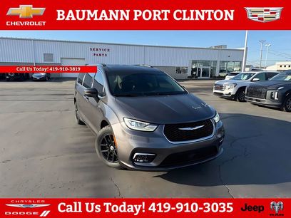 Used 2022 Chrysler Pacifica Touring-L