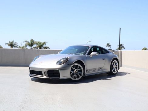 Certified 2025 Porsche 911 Carrera S RWD image 1