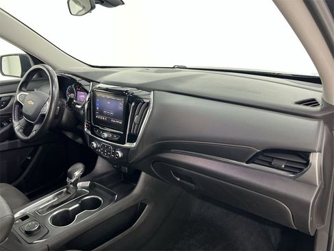 Used 2021 Chevrolet Traverse LT image 23