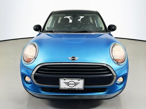 Used 2017 MINI Cooper 4-Door Hardtop FWD image 2