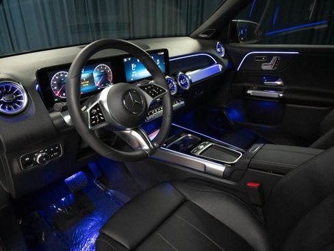 New 2026 Mercedes-Benz GLB 250 image 14