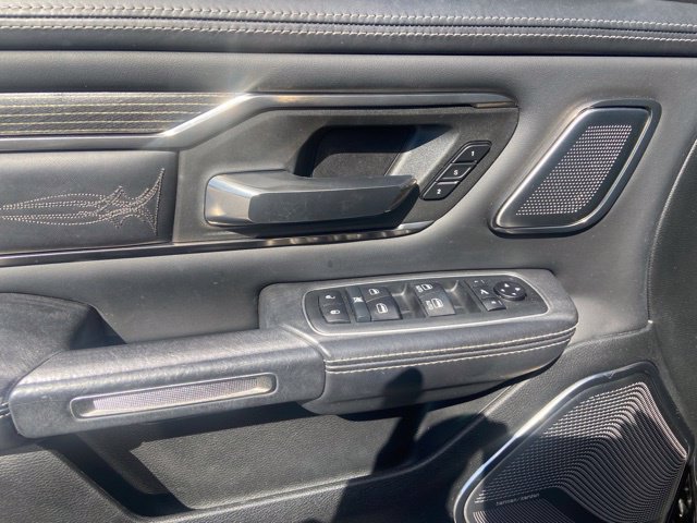 Used 2020 RAM 1500 Limited w/ Black Appearance Package AWD/4WD image 8