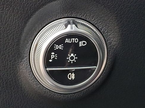 Used 2024 Mercedes-Benz C 300 4MATIC Sedan image 24