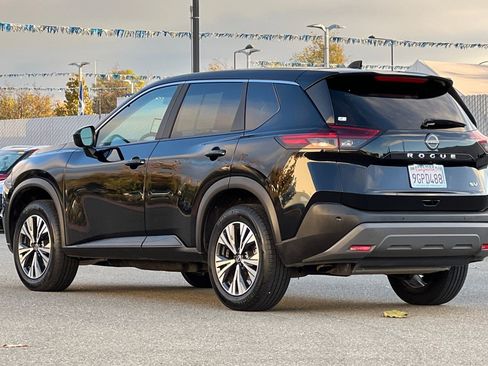 Certified 2023 Nissan Rogue SV image 6