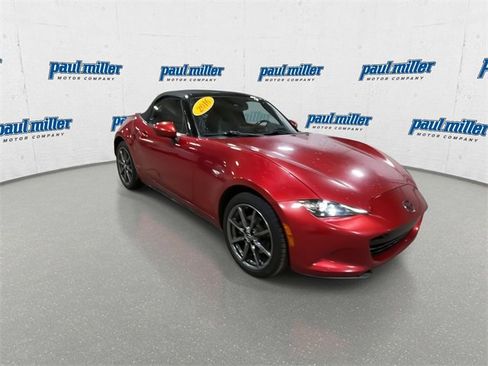 Used 2016 MAZDA MX-5 Miata Grand Touring image 2