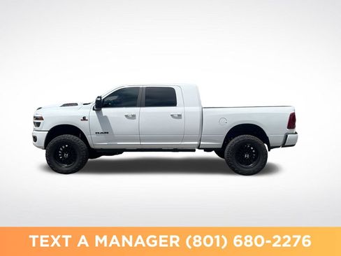 Used 2025 RAM 2500 Laramie AWD/4WD image 2
