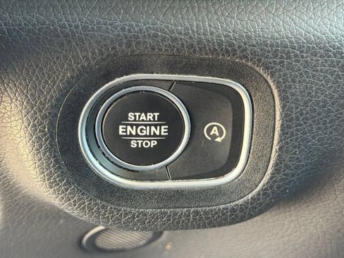 Used 2023 Mercedes-Benz GLS 450 4MATIC image 28