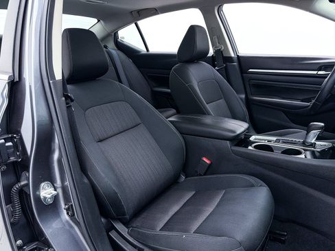 Used 2021 Nissan Altima 2.5 SV w/ SV Premium Package image 35