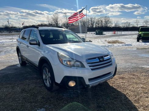 Used 2013 Subaru Outback 2.5i Limited w/ Special Appearance Pkg image 2