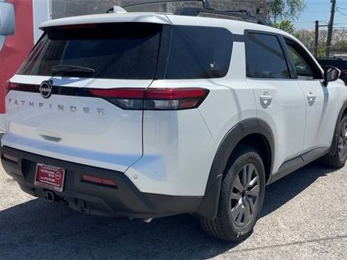New 2025 Nissan Pathfinder SV w/ SV Premium Package image 4