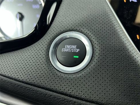 Certified 2025 Cadillac XT5 Luxury image 17