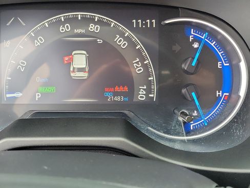 Used 2025 Toyota RAV4 LE AWD/4WD image 25
