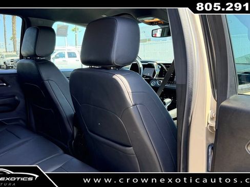 Used 2024 GMC Canyon Elevation w/ Elevation Premium Package AWD/4WD image 14