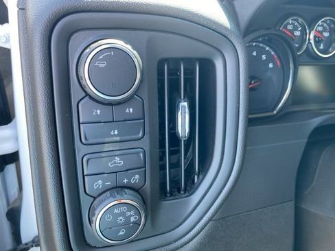 Used 2023 Chevrolet Silverado 2500 Custom w/ Custom Value Package image 18