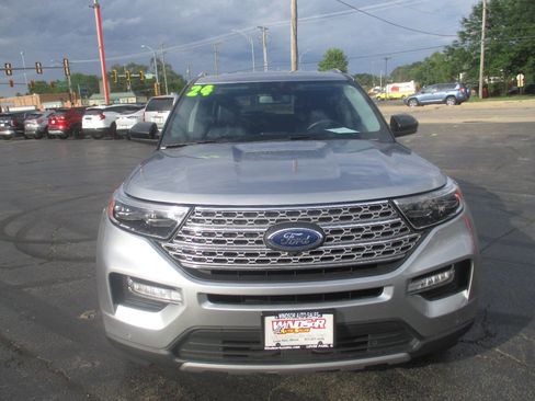 Used 2024 Ford Explorer Limited image 8