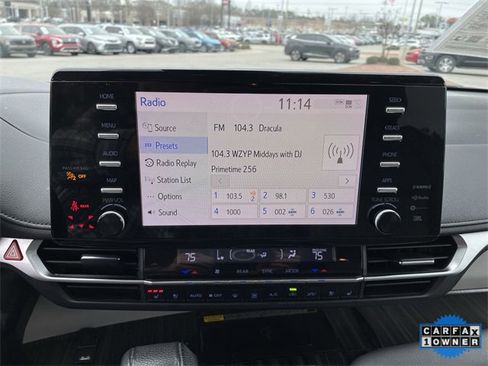 Used 2021 Toyota Sienna Limited image 17