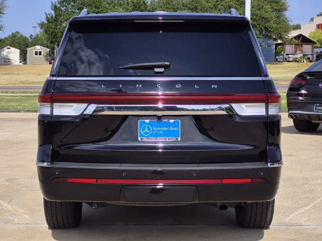 Used 2024 Lincoln Navigator Reserve AWD/4WD image 5