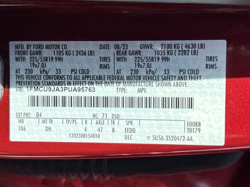 Used 2023 Ford Escape Platinum w/ Premium Technology Package image 34