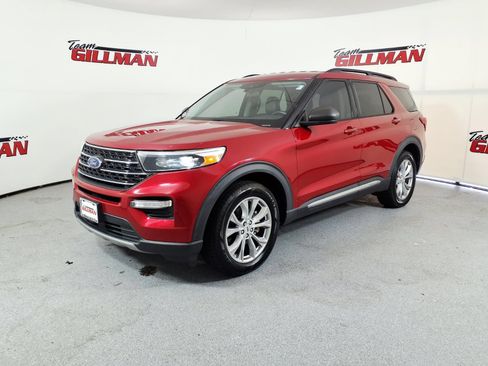 Used 2020 Ford Explorer XLT w/ Equipment Group 202A AWD/4WD image 3